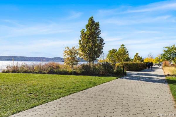 4 Lighthouse Landing Unit: 420