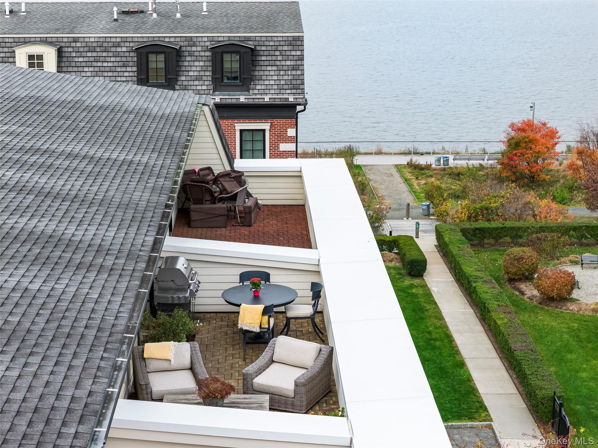 12 Rivers Edge Drive