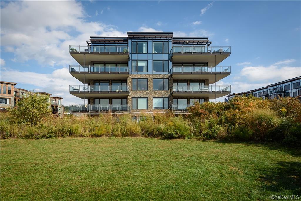 18 Rivers Edge Drive Unit: 305