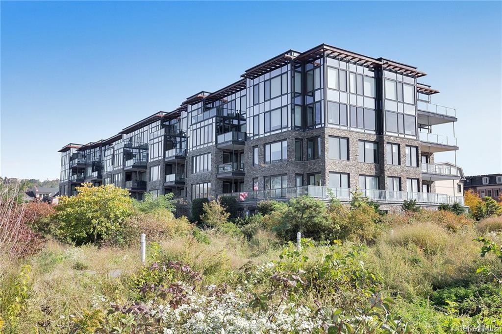 18 Rivers Edge Drive Unit: 305