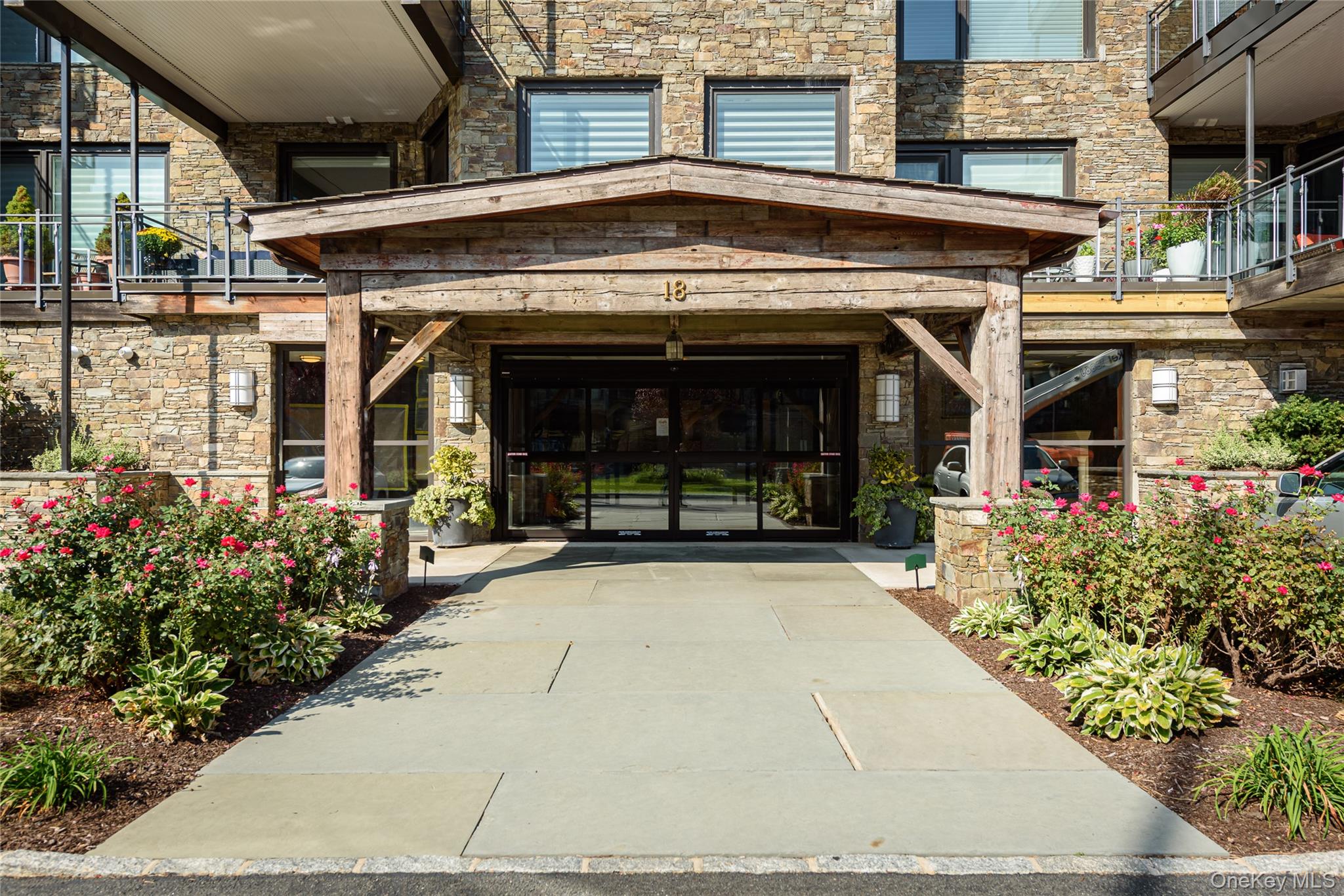 18 Rivers Edge - Unit 211 Drive Unit: 211