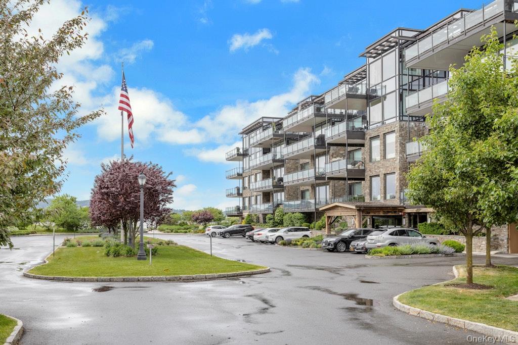 18 Rivers Edge - Unit 211 Drive Unit: 211