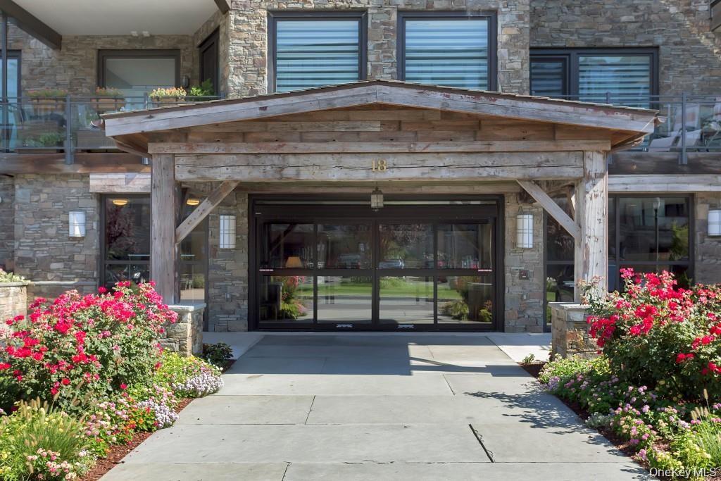 18 Rivers Edge - Unit 211 Drive Unit: 211