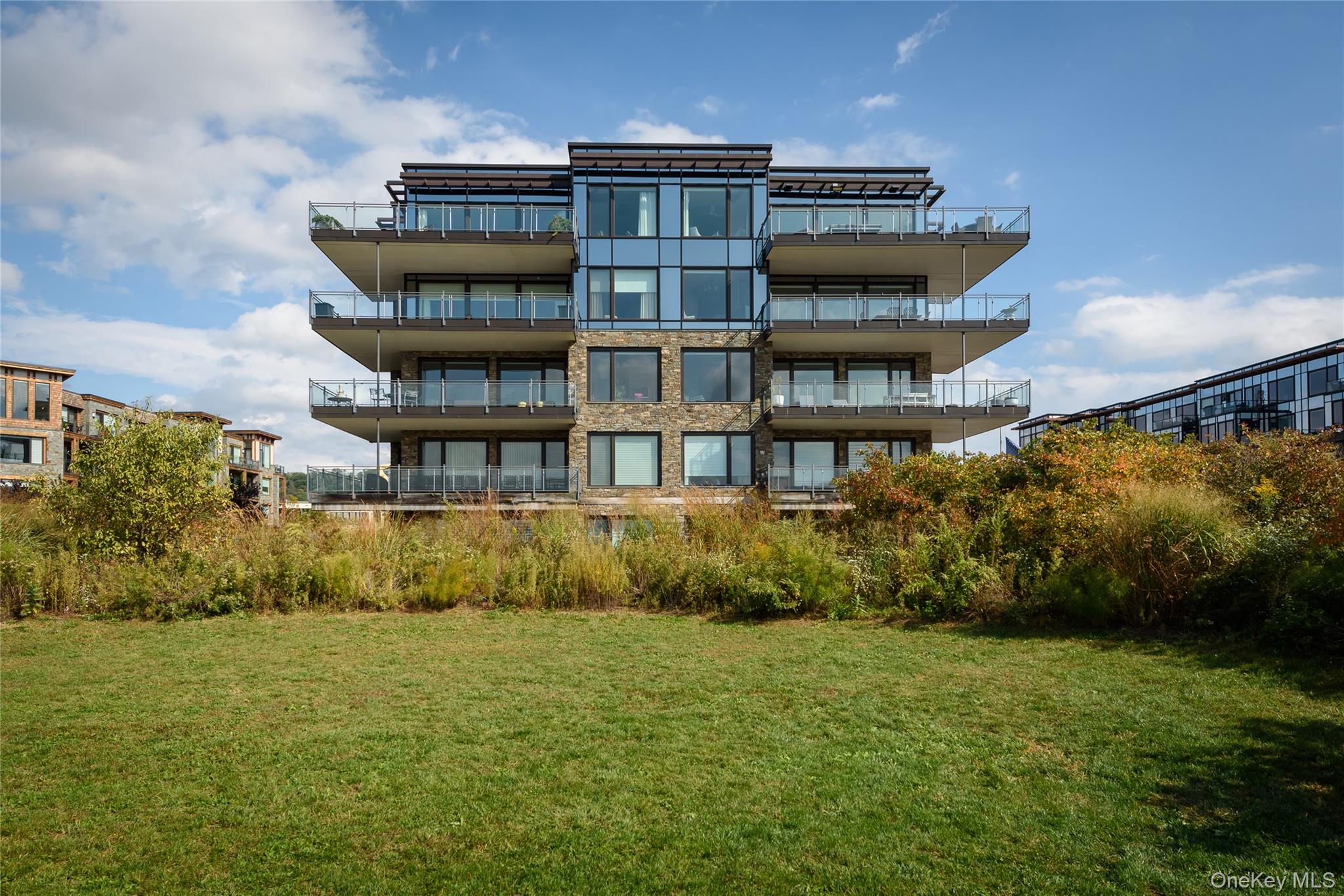 18 Rivers Edge - Unit 211 Drive Unit: 211