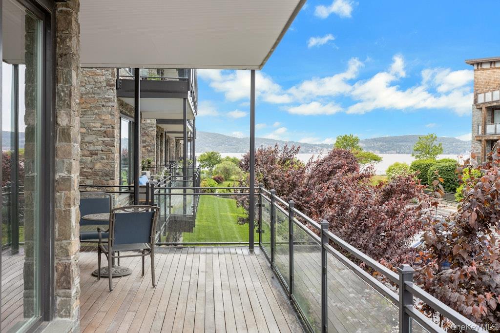18 Rivers Edge - Unit 211 Drive Unit: 211