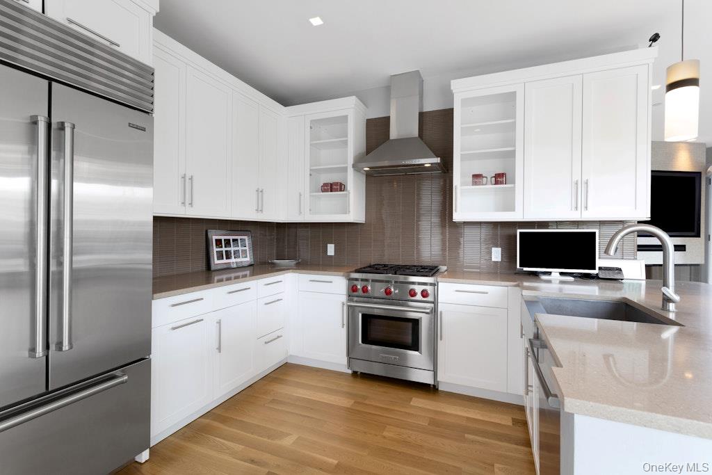 18 Rivers Edge - Unit 211 Drive Unit: 211