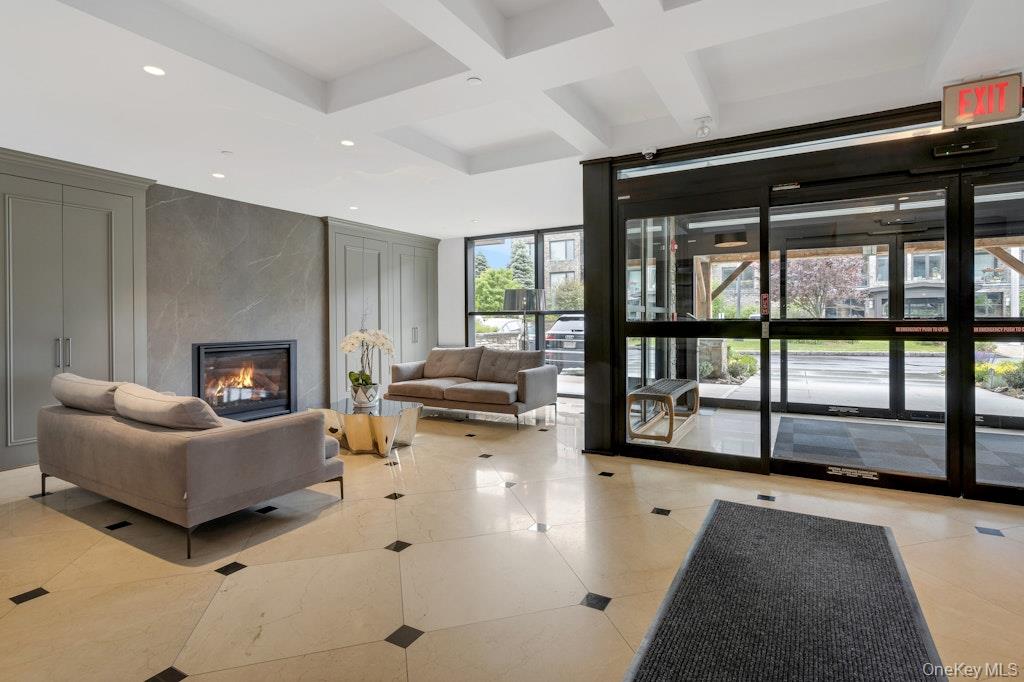 18 Rivers Edge - Unit 211 Drive Unit: 211