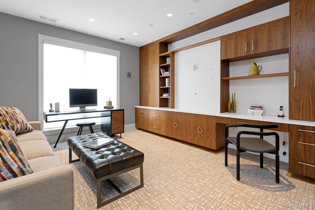 18 Rivers Edge - Unit 211 Drive Unit: 211
