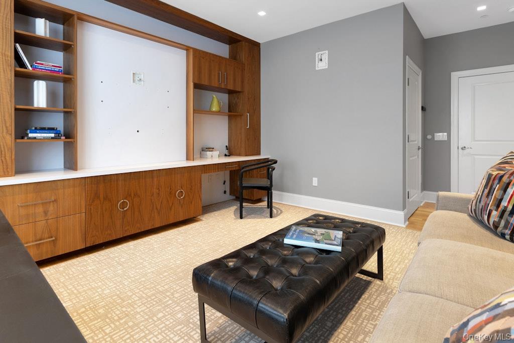 18 Rivers Edge - Unit 211 Drive Unit: 211