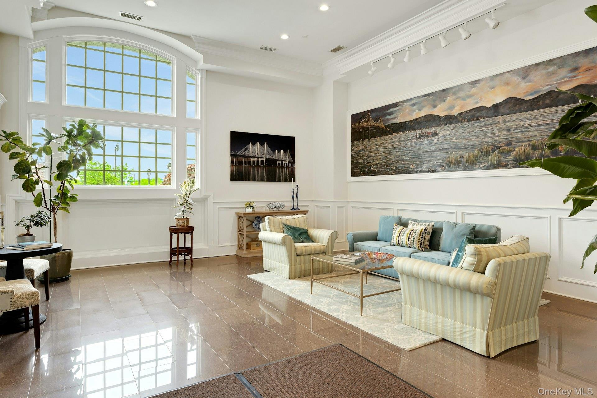 127 W Main Street Unit: 201