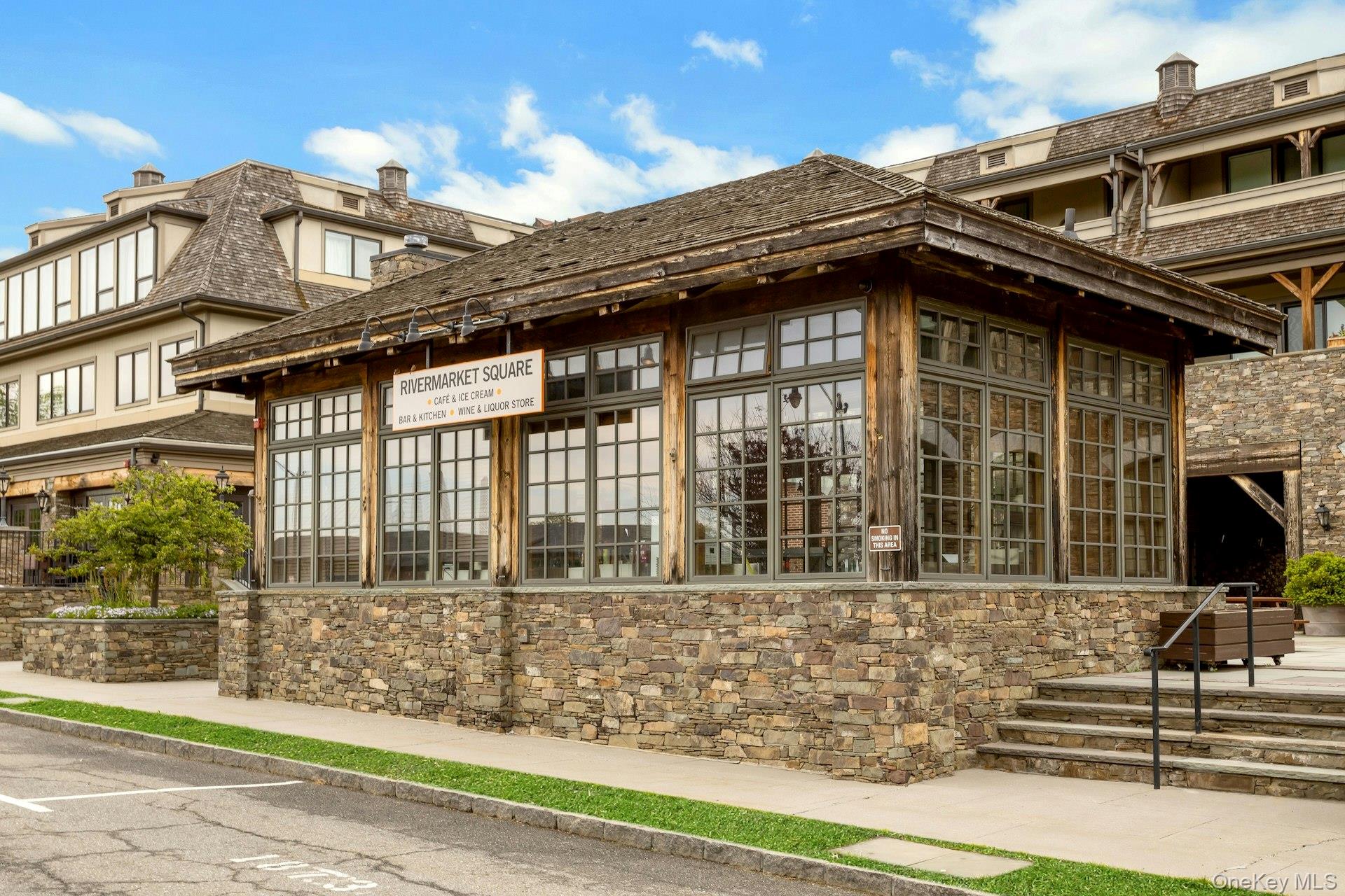 127 W Main Street Unit: 201