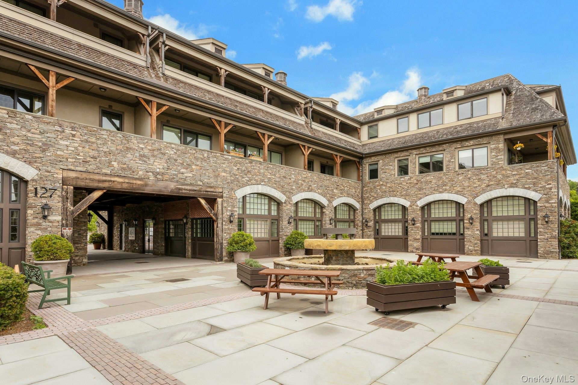 127 W Main Street Unit: 201