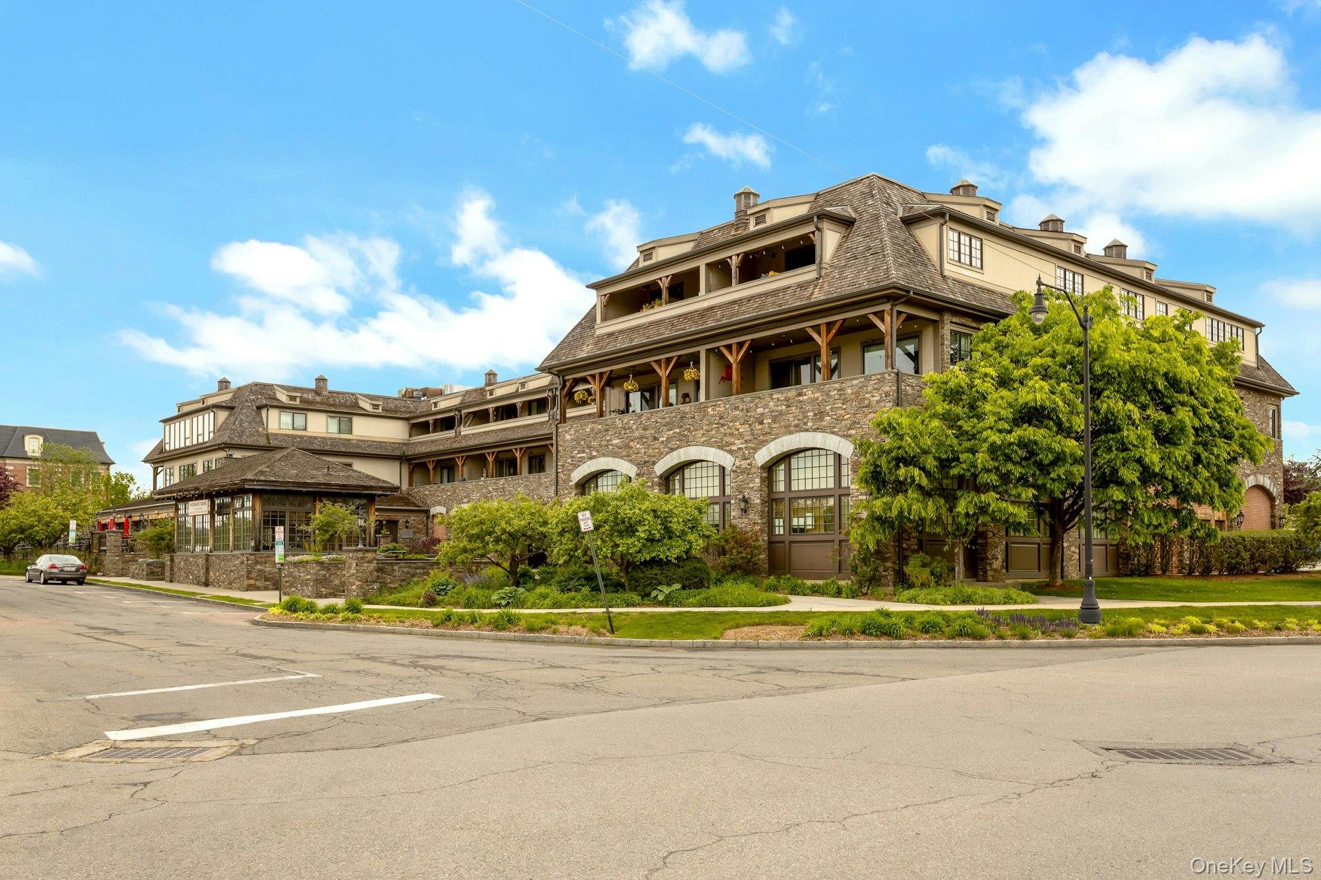 127 W Main Street Unit: 201
