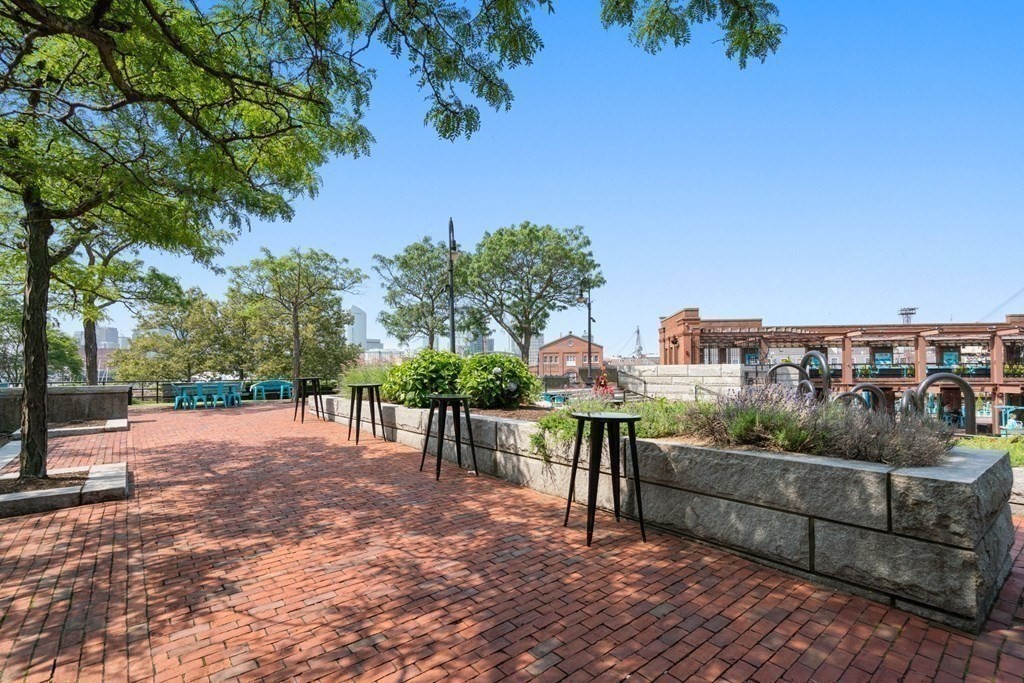 197 8th St Unit: PH212