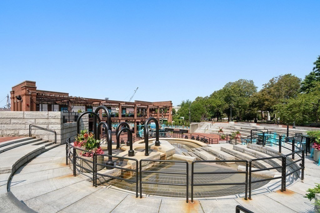 197 8th St Unit: PH212