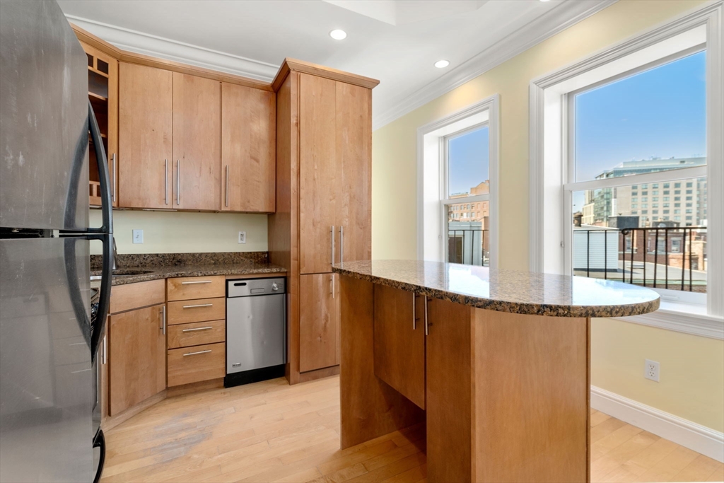 101 Prince Street # 1 Unit: PH-1