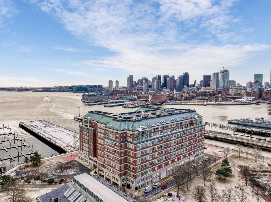 197 8th St Unit: PH210