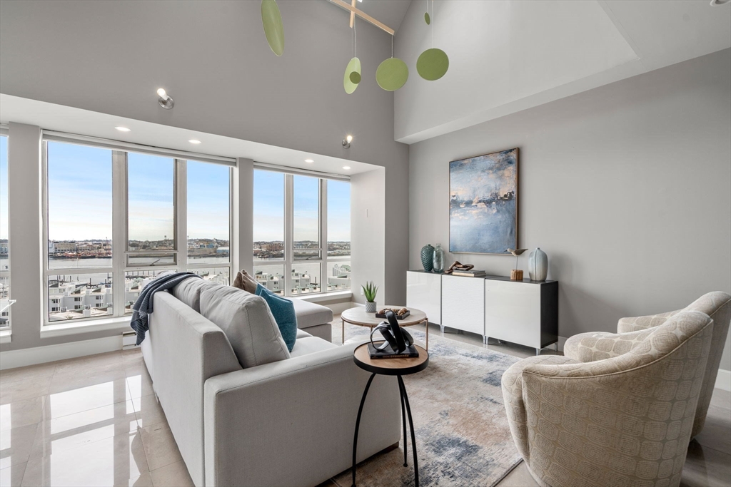 197 8th St Unit: PH210