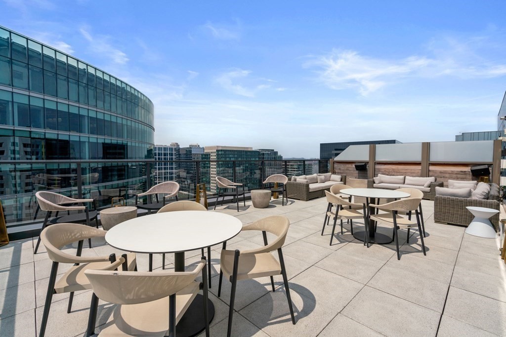 133 Seaport Blvd # 917