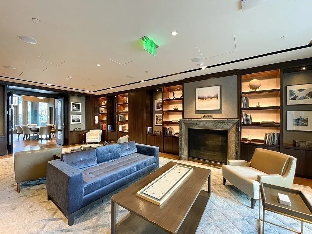 133 Seaport Blvd # 917
