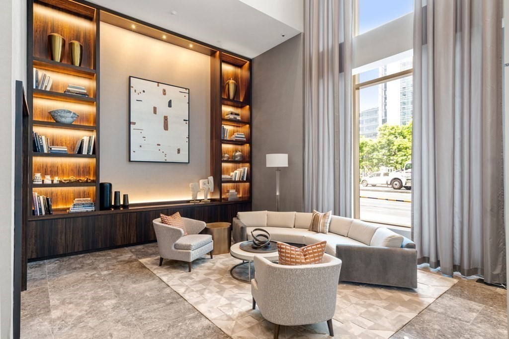133 Seaport Blvd # 917