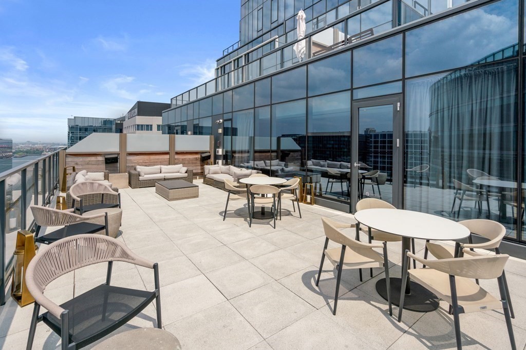 133 Seaport Blvd # 917