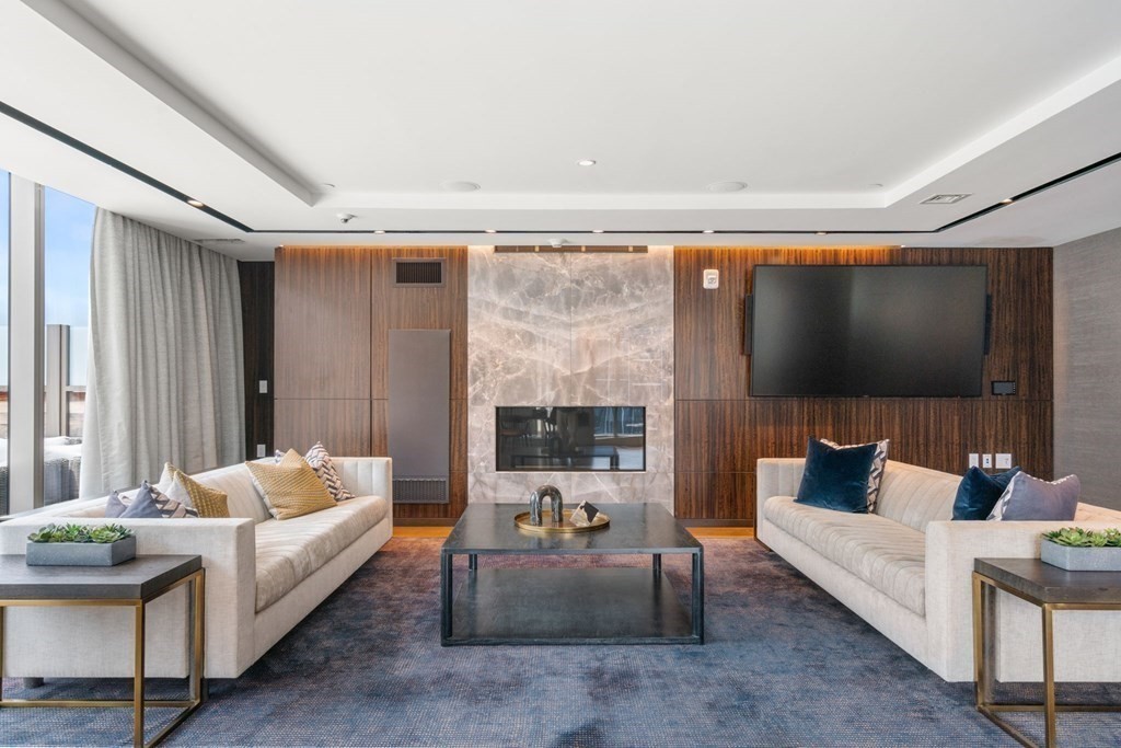 133 Seaport Blvd # 917