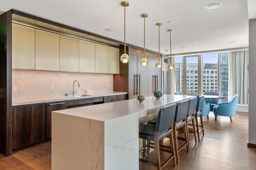 133 Seaport Blvd # 917