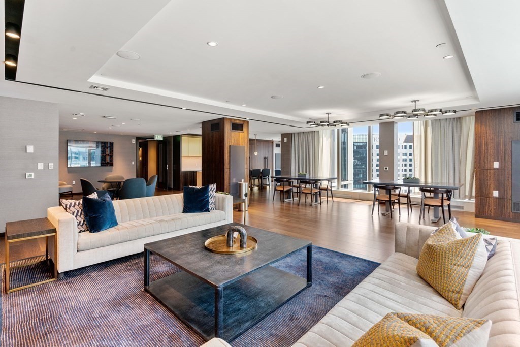 133 Seaport Blvd # 917