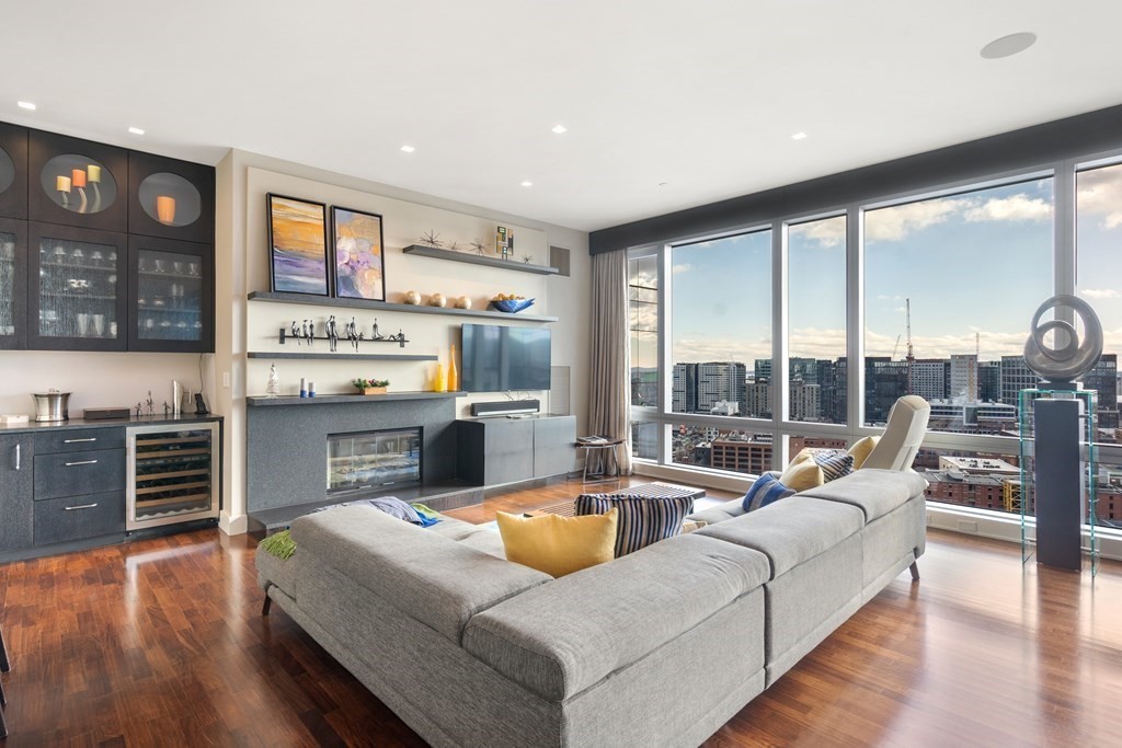 500 Atlantic Ave Unit: PH20J