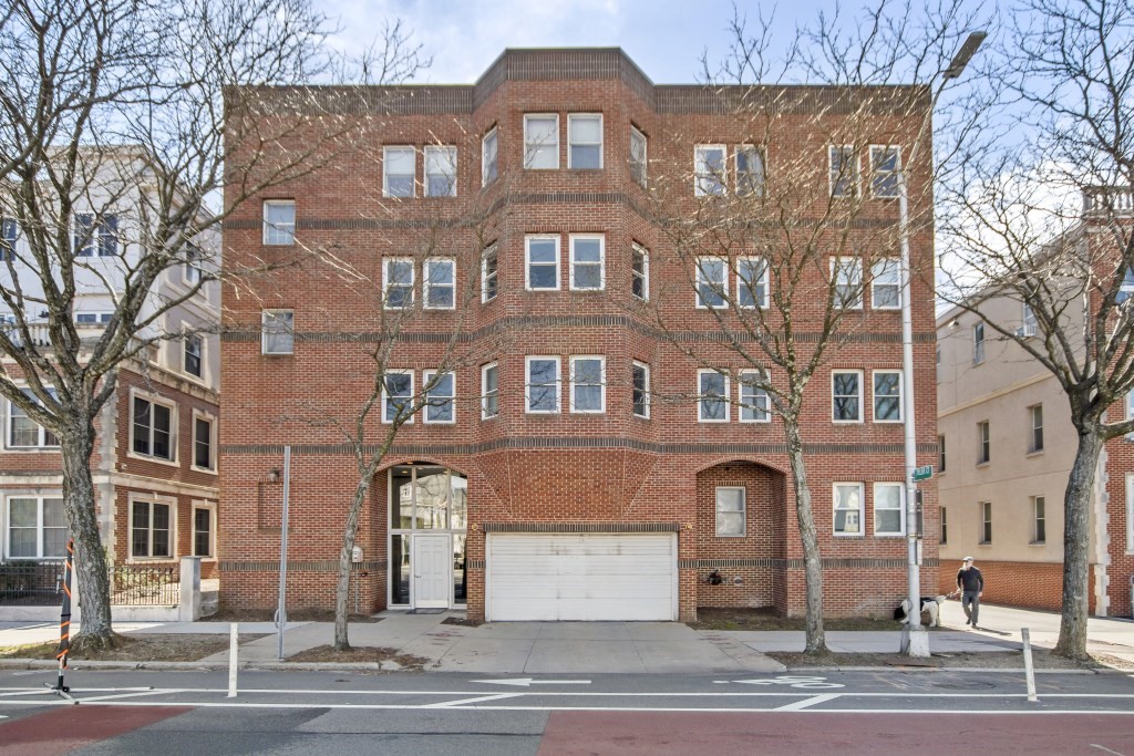 2456-2460 Massachusetts Ave # 403