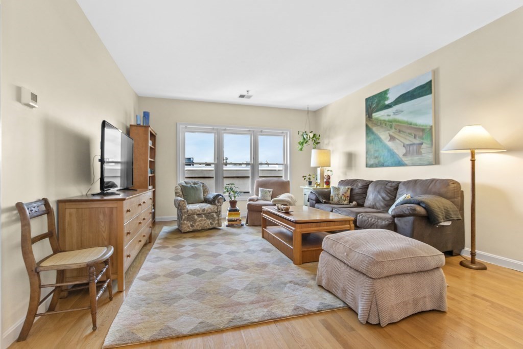 2456-2460 Massachusetts Ave # 403