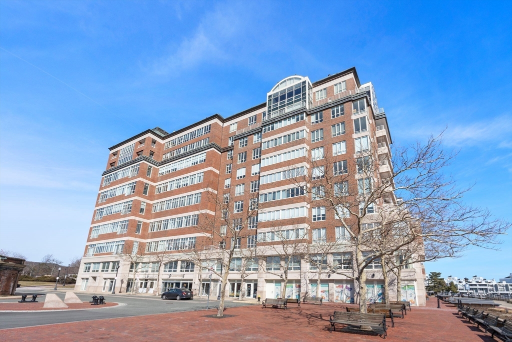 197 8th Street Unit: PH219