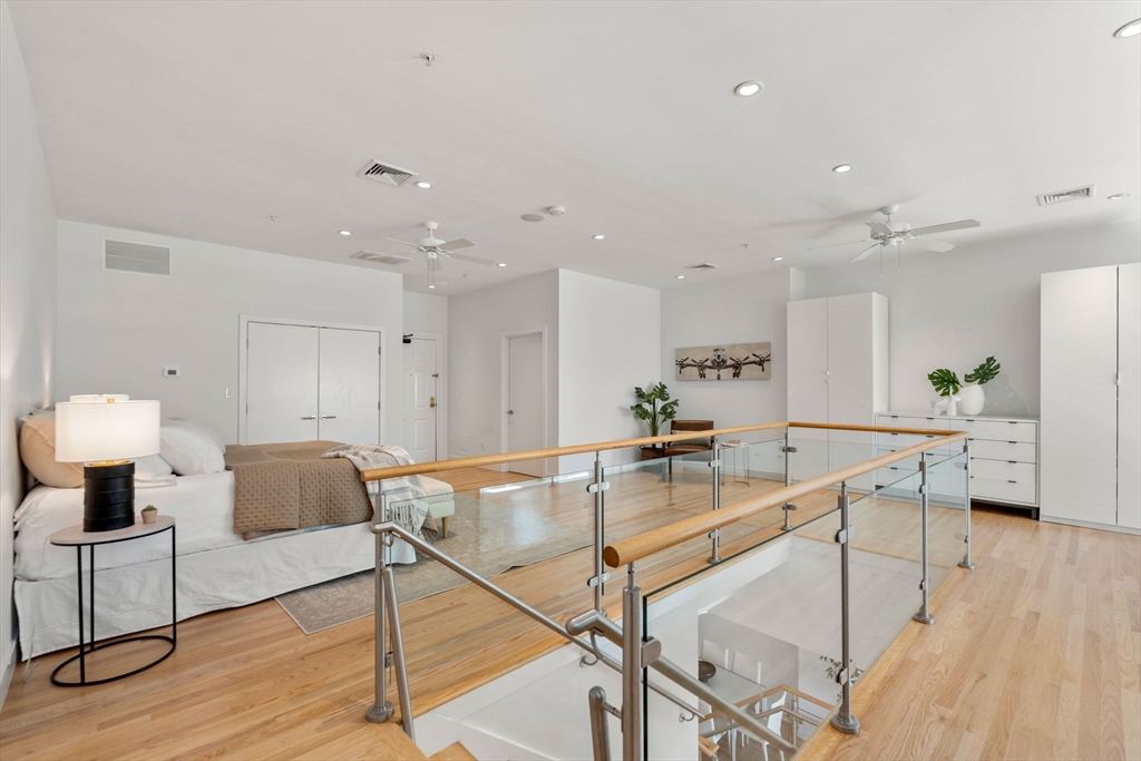 197 8th Street Unit: PH219