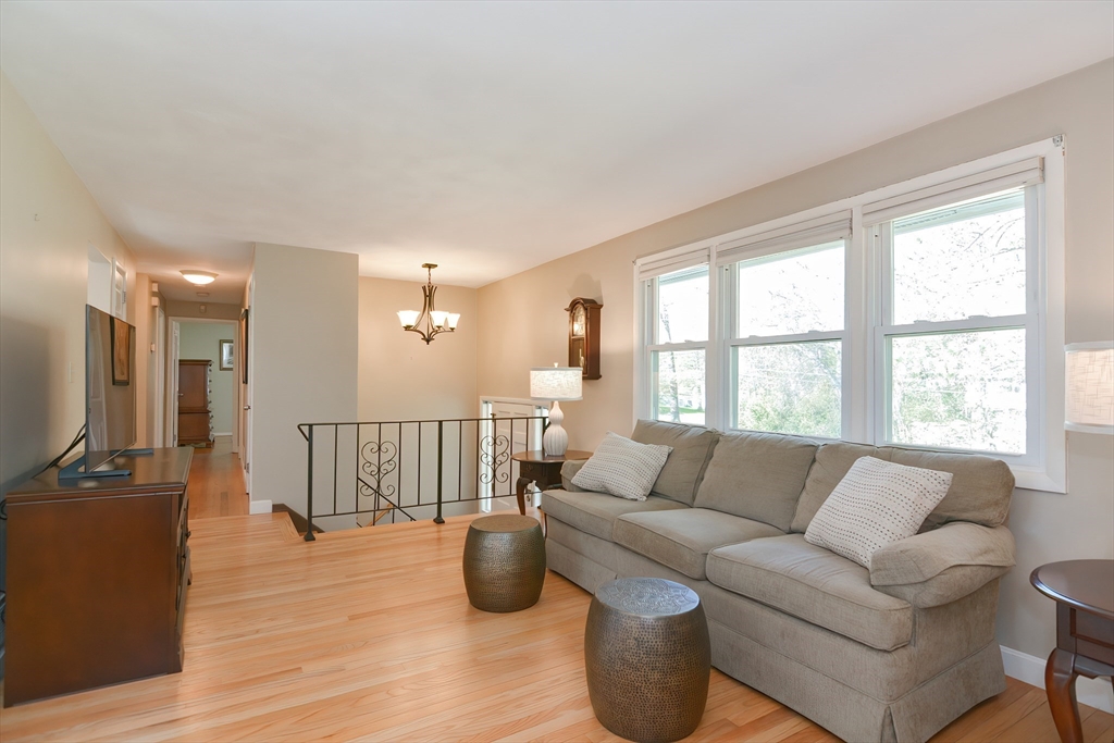 8 Catherine Dr