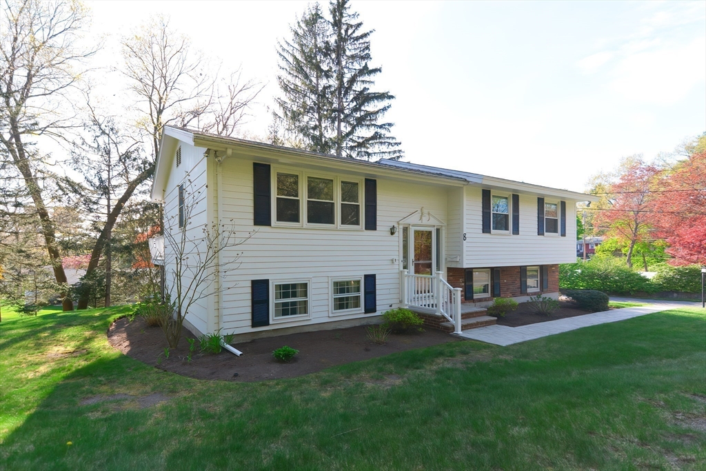8 Catherine Dr