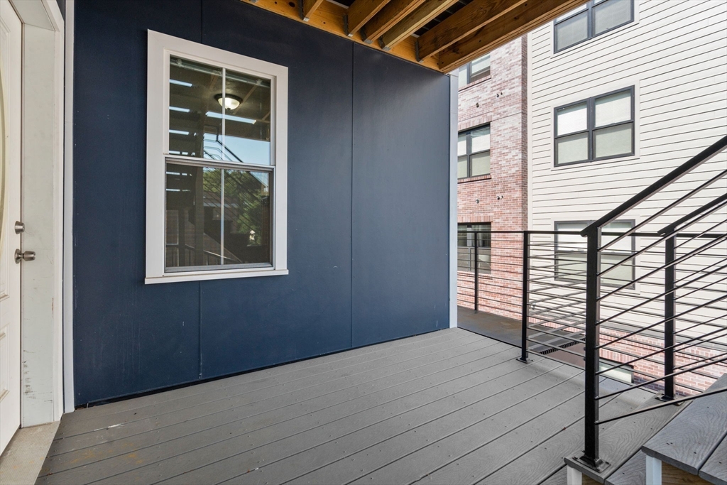 599 Broadway # 2R