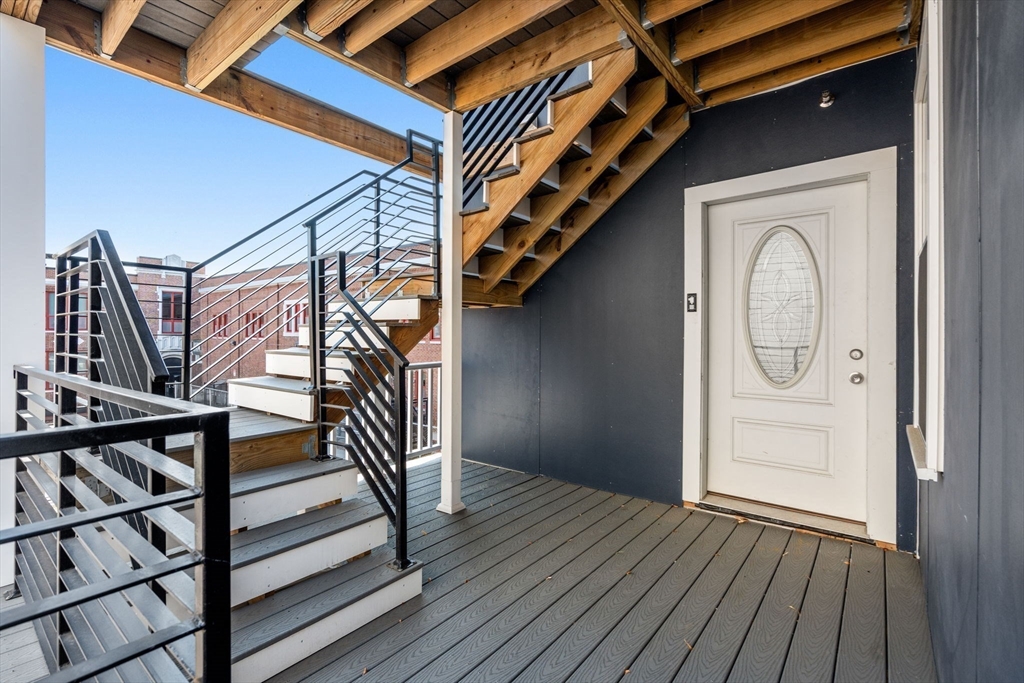 599 Broadway # 2R