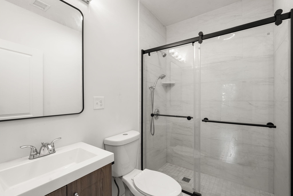 599 Broadway # 2R