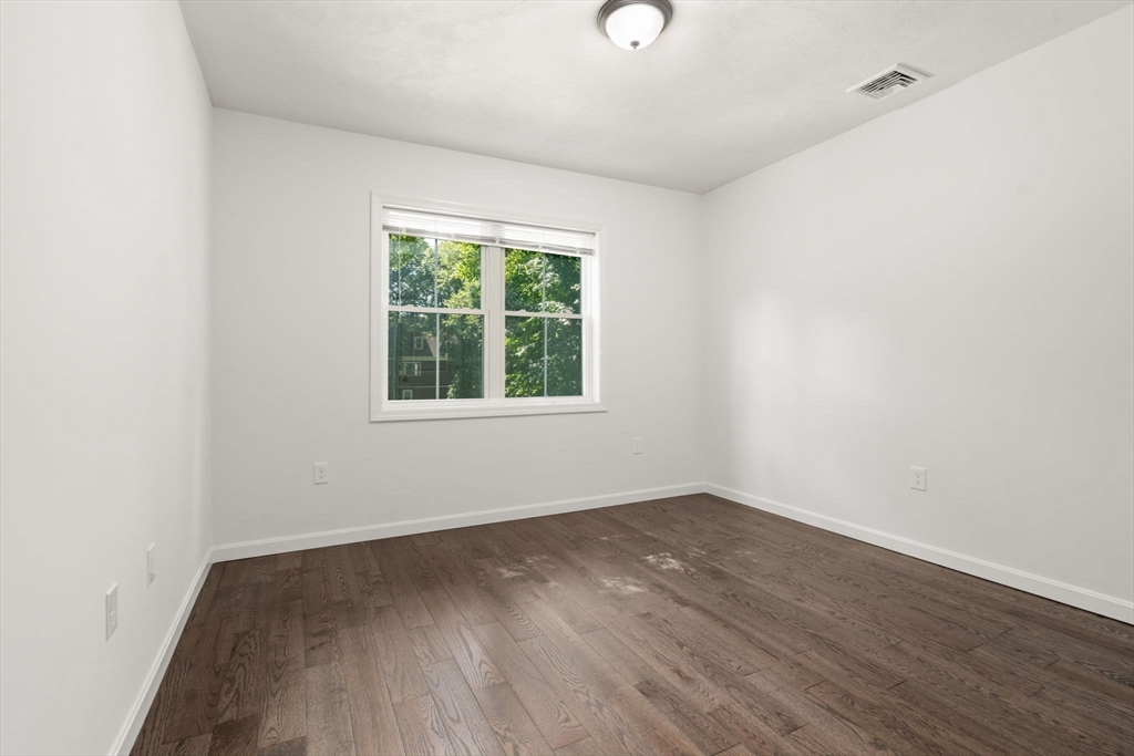 599 Broadway # 2R