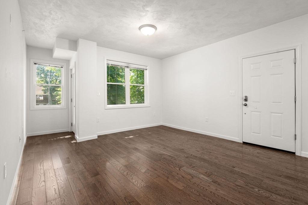 599 Broadway # 2R