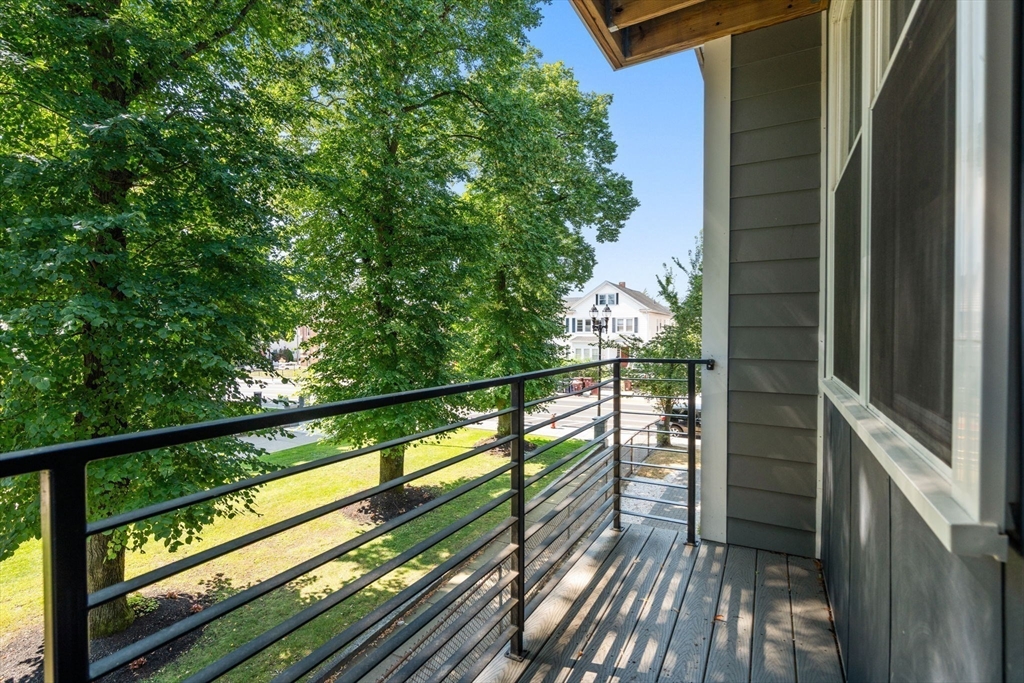 599 Broadway # 2R
