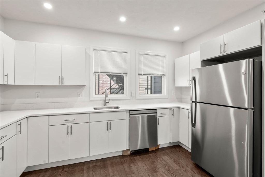 599 Broadway # 2R