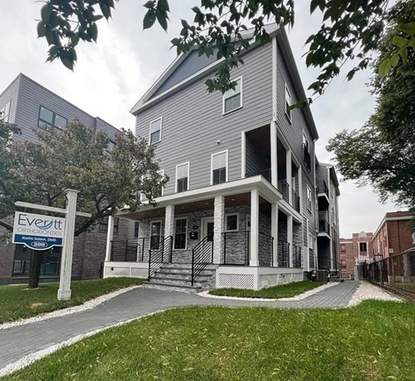 599 Broadway # 2R