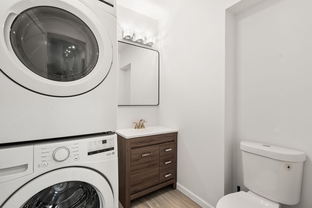 599 Broadway # 2R