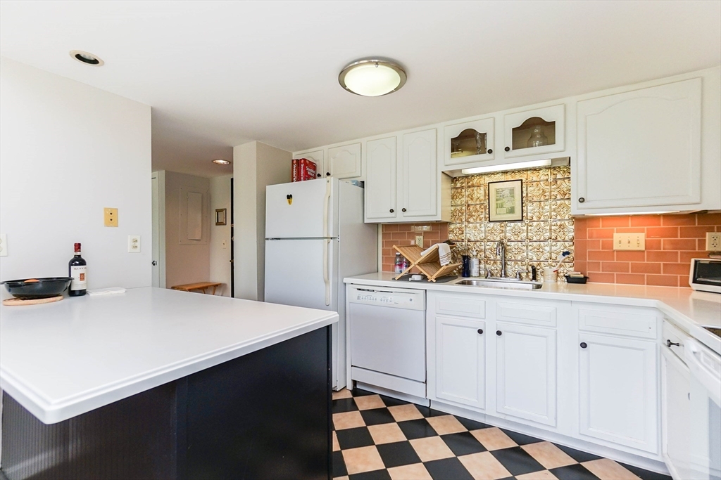 85 Brainerd Rd # 512