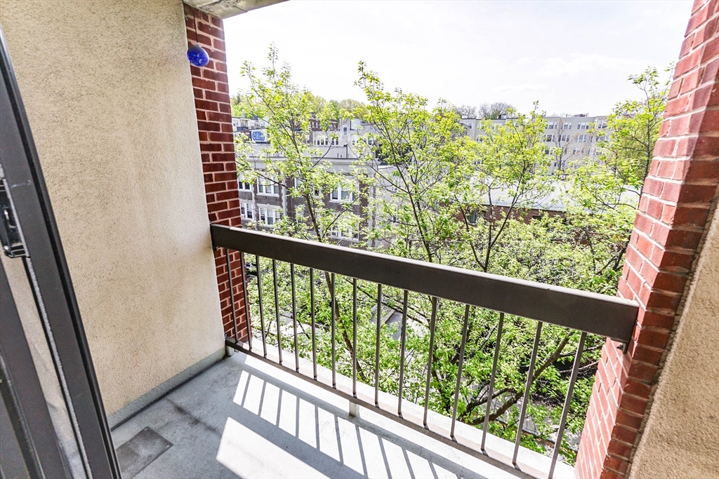 85 Brainerd Rd # 512