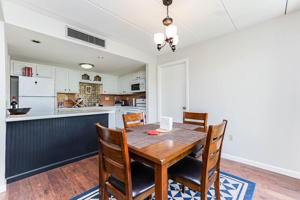 85 Brainerd Rd # 512
