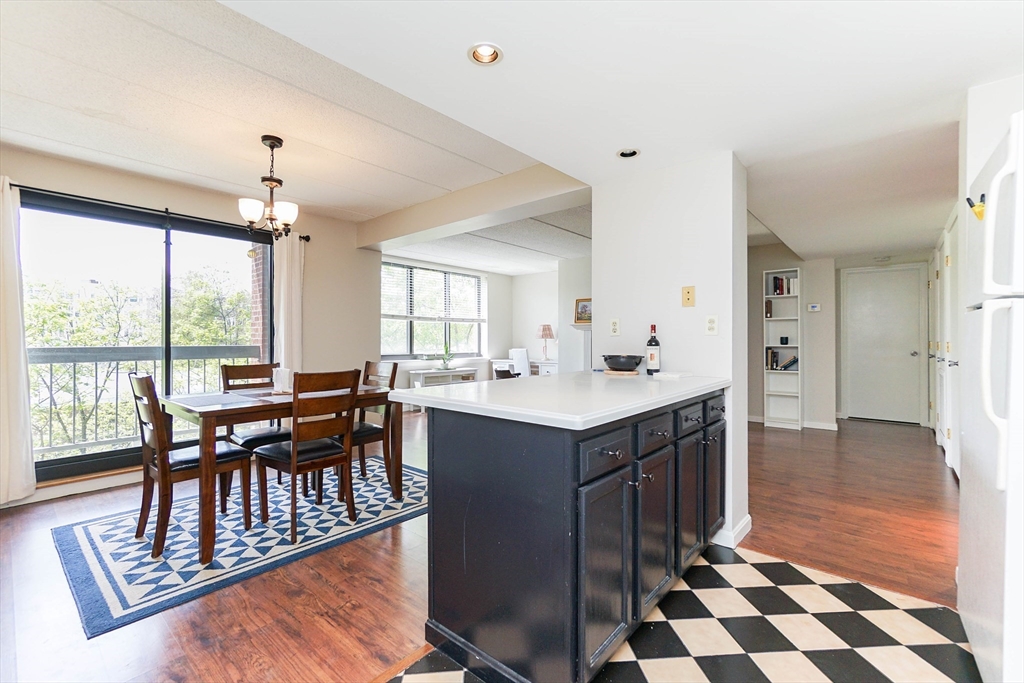 85 Brainerd Rd # 512