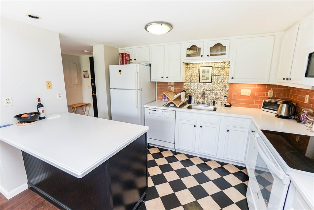 85 Brainerd Rd # 512